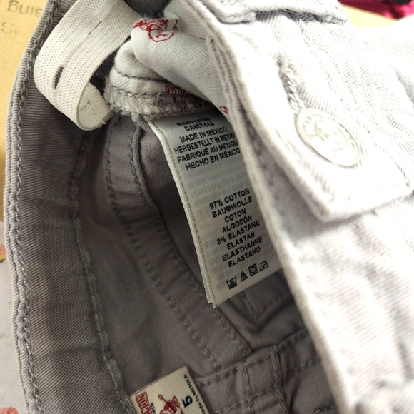 True Religion Children's shorts Size 5 - Picture 14 of 14